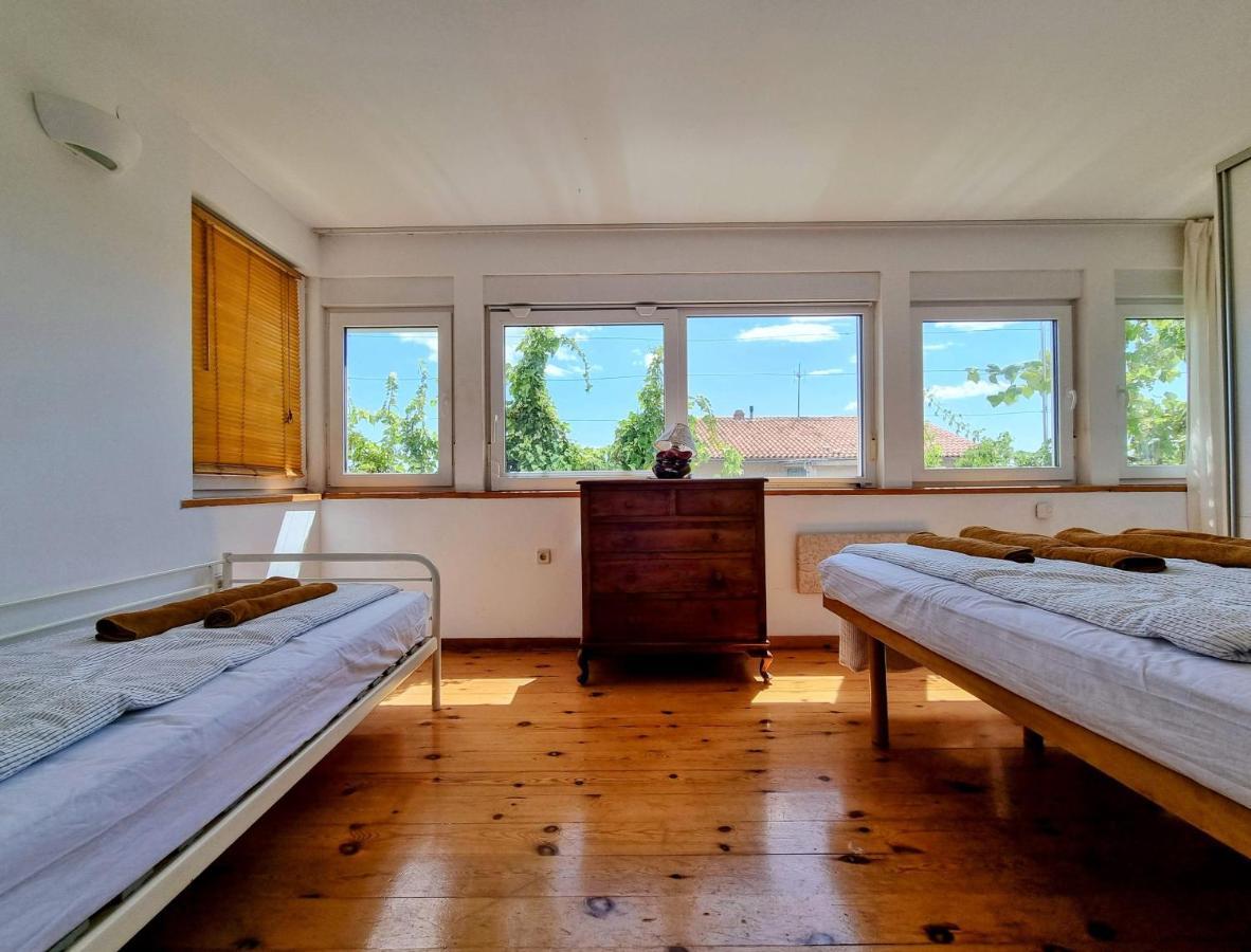 F13 Apartment Pula Luaran gambar